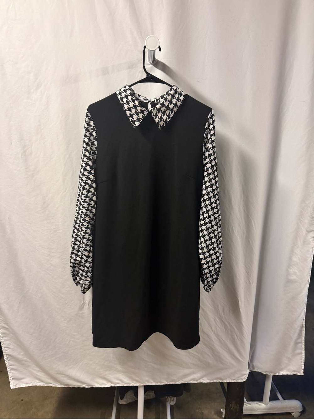 SHEIN Black Dress with Houndstooth Collar & Sleeves